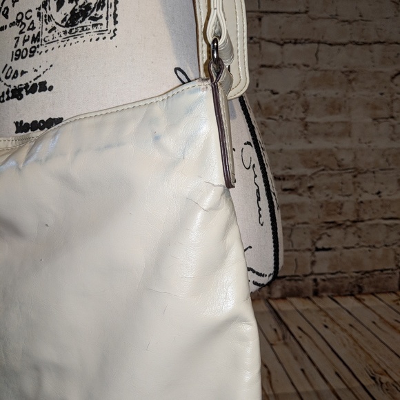 Cream Crossbody Purse - Picture 6 of 8